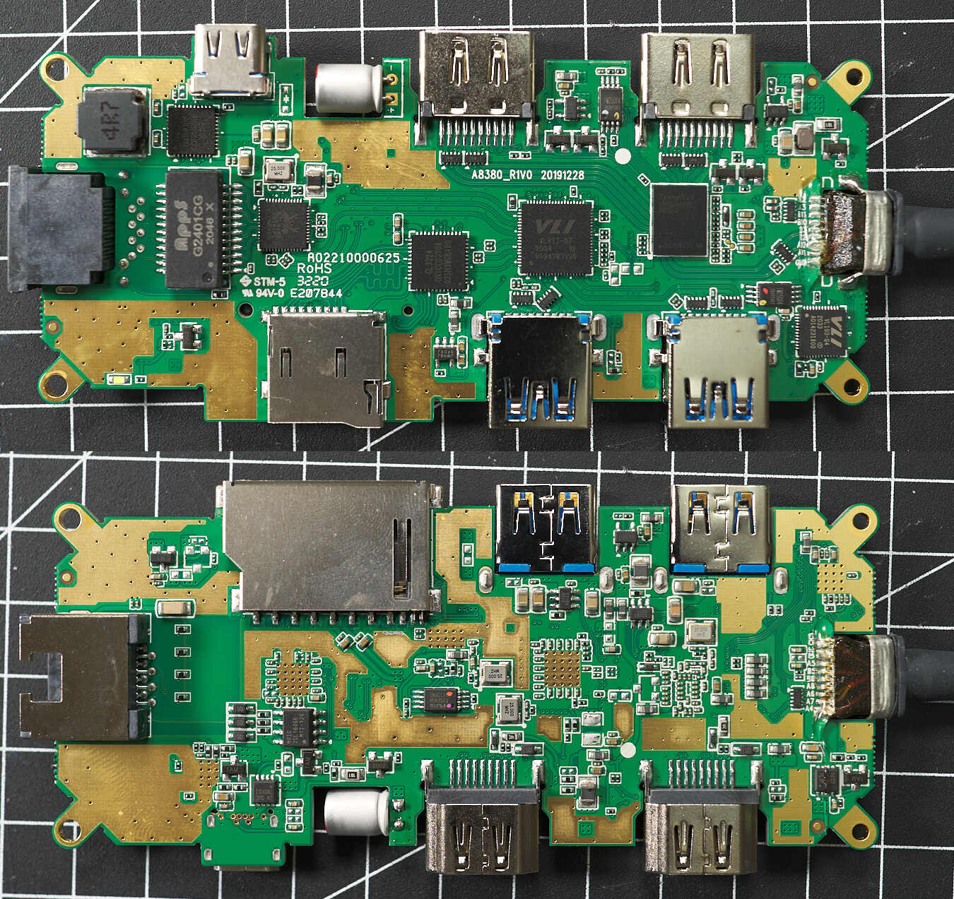  از هر دو طرف PCB Anker را عکس بگیرید. 